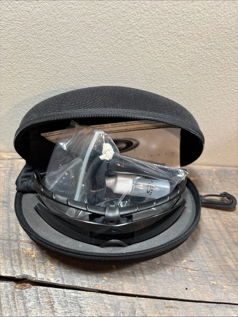Oakley SIM Ballistic clear and Black Shield-Style Tactical Sunglasses with Case
